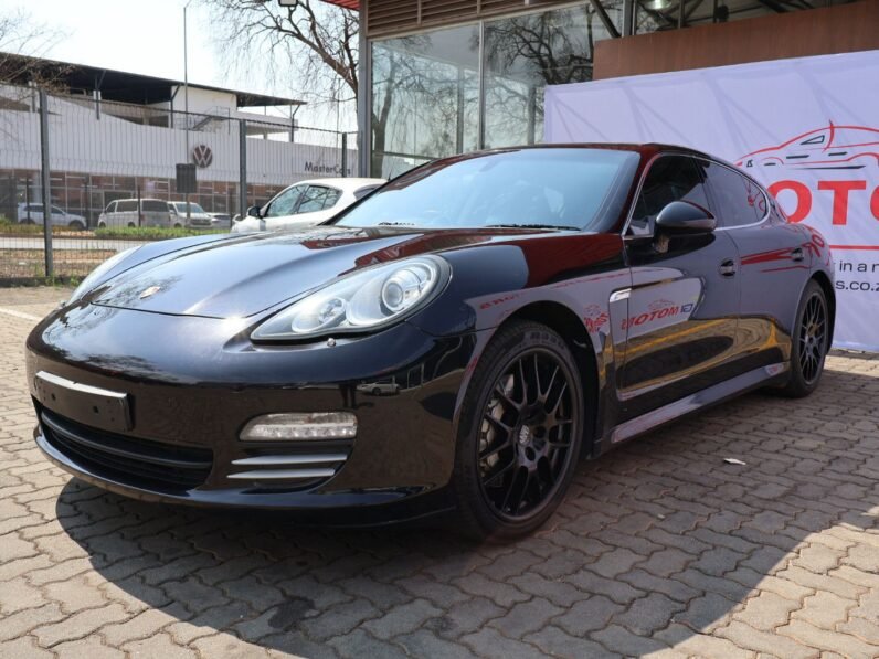 2011 Porsche Panamera 4S Auto