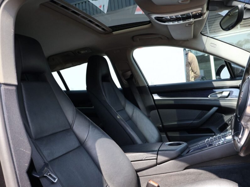 2011 Porsche Panamera 4S Auto
