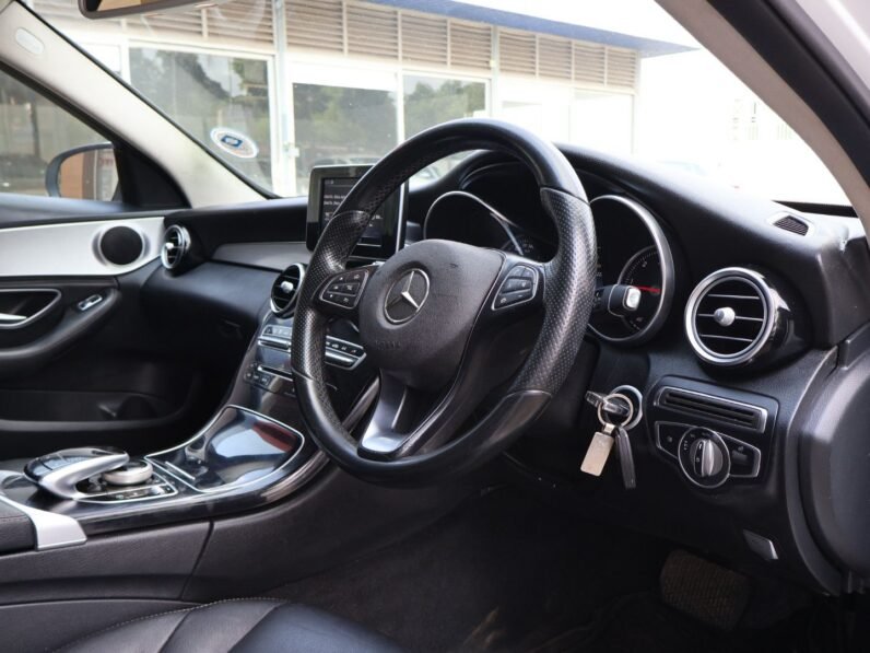 2015 Mercedes-Benz C-Class C 250 Bluetec Avantgarde Auto