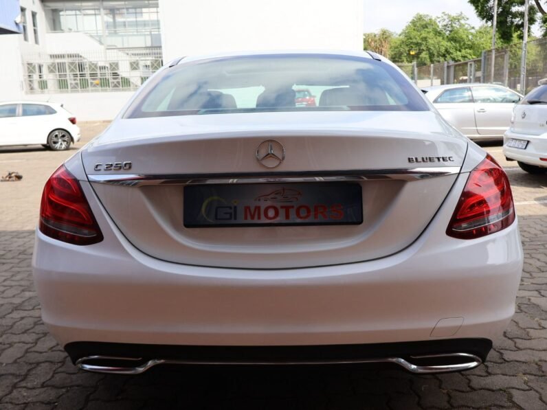 2015 Mercedes-Benz C-Class C 250 Bluetec Avantgarde Auto