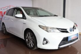 2015 Toyota Auris Hybrid XR