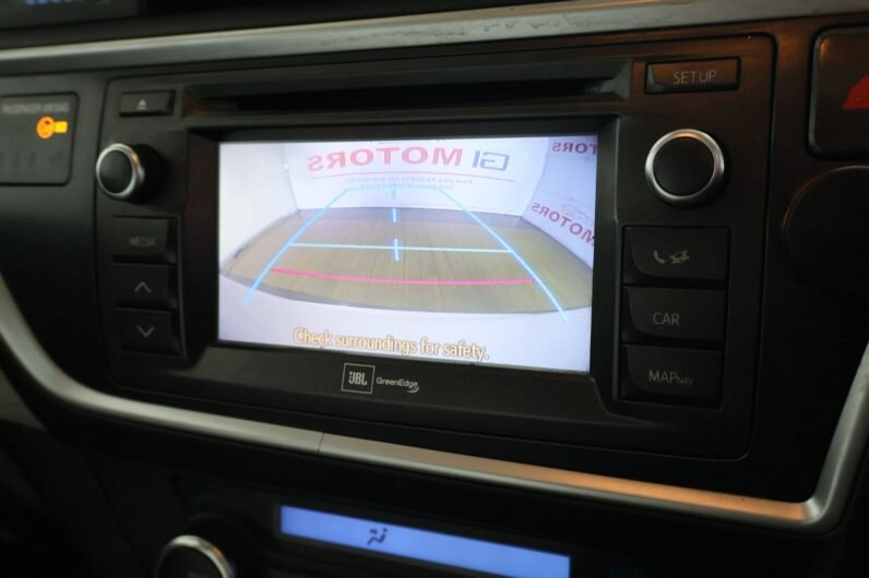 2015 Toyota Auris Hybrid XR