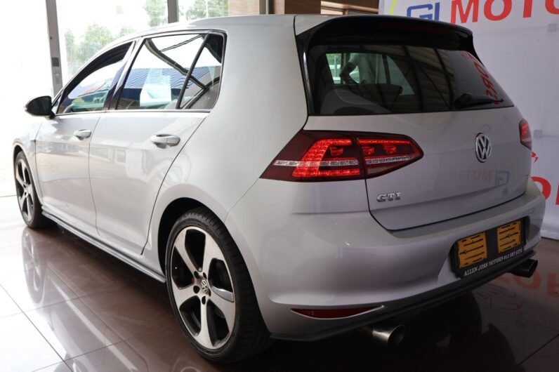 2014 Volkswagen Golf VII GTI 2.0 TSI