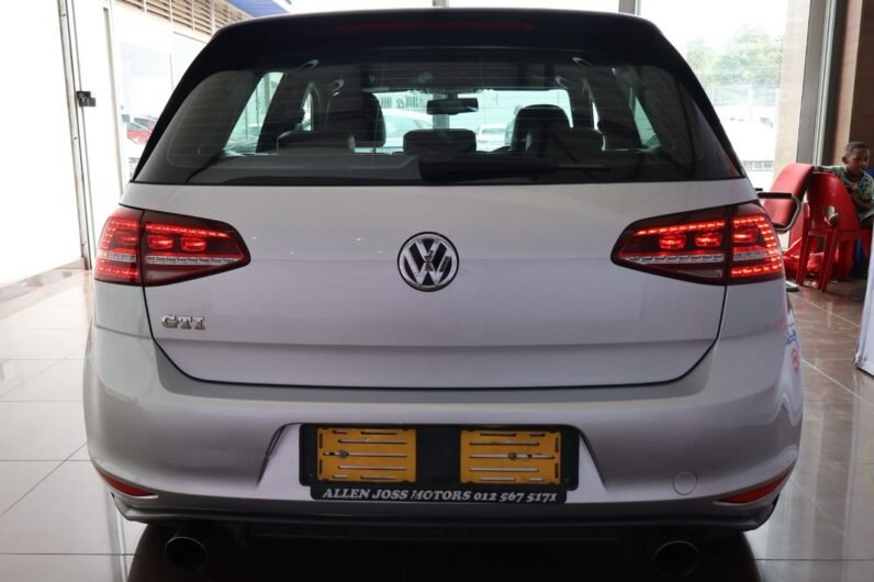 2014 Volkswagen Golf VII GTI 2.0 TSI