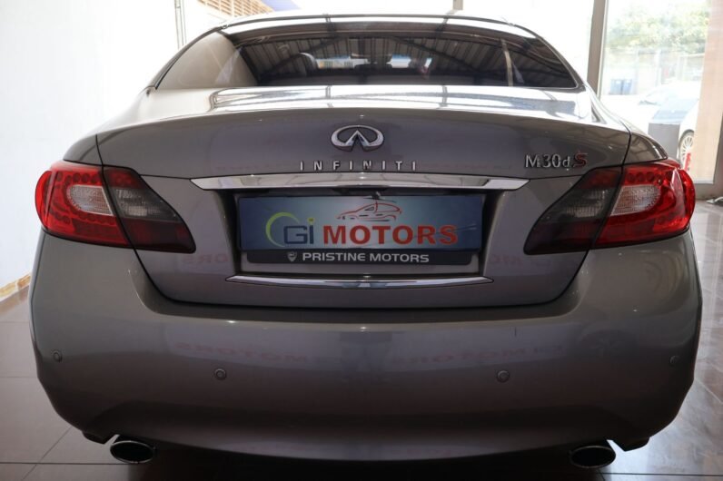 2013 Infiniti Q70 30d / 3.0D S Premium