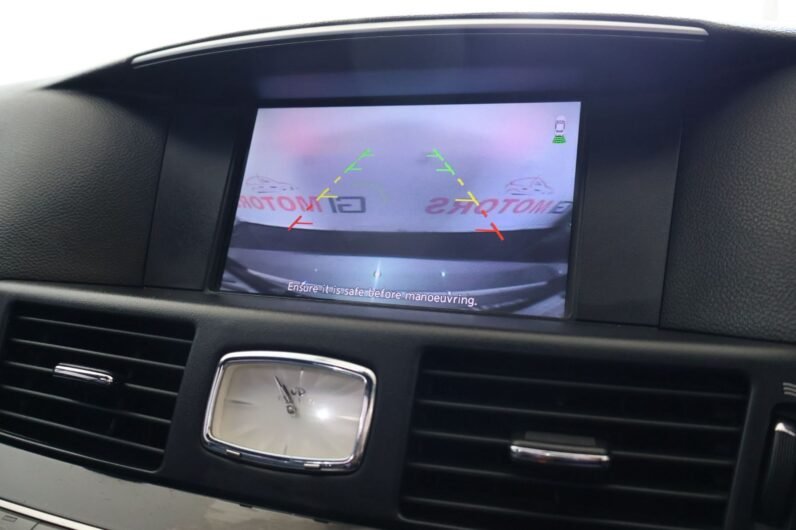 2013 Infiniti Q70 30d / 3.0D S Premium