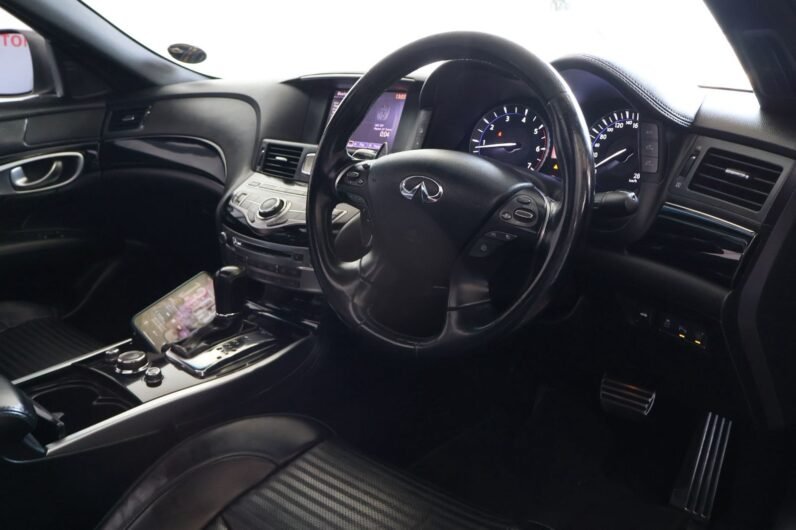 2013 Infiniti Q70 30d / 3.0D S Premium