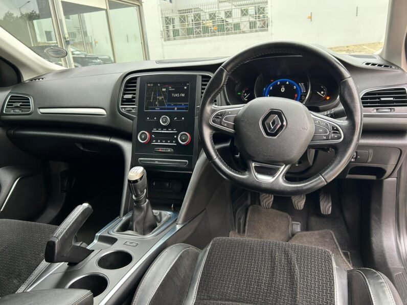 2017 Renault Megane IV 1.6 Dynamique 5-dr