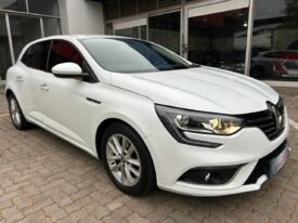 2017 Renault Megane IV 1.6 Dynamique 5-dr