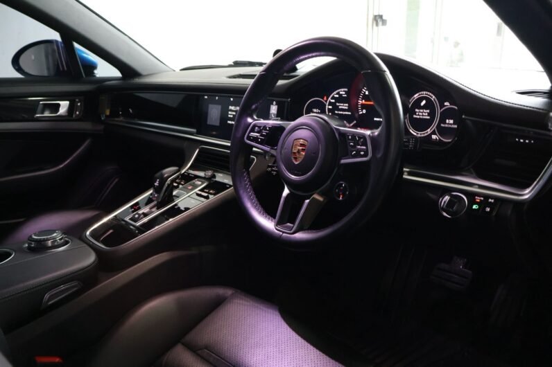2017 PORSCHE PANAMERA 4