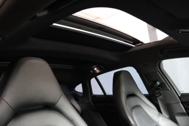 2017 PORSCHE PANAMERA 4