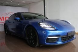 2017 PORSCHE PANAMERA 4