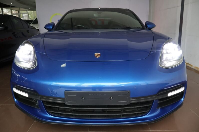 2017 PORSCHE PANAMERA 4