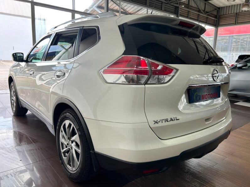 Nissan X-Trail 2.5 SE