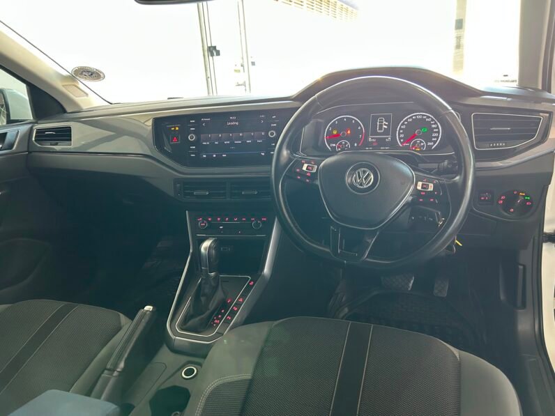VOLKSWAGEN POLO 1.0
