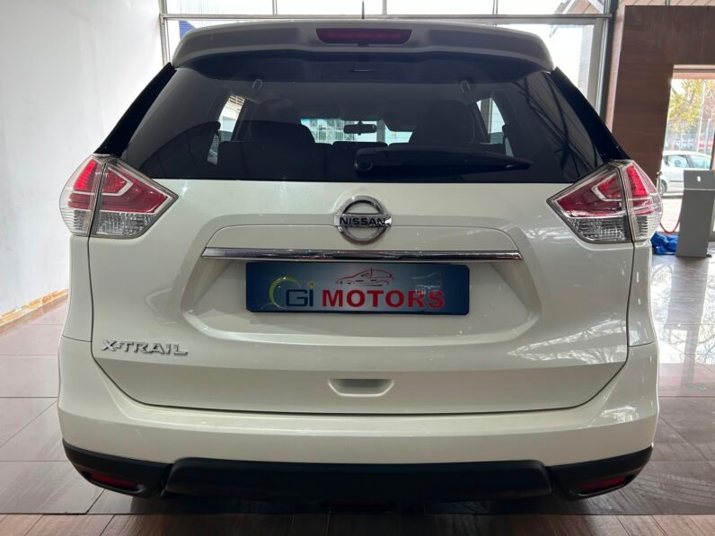 Nissan X-Trail 2.5 SE