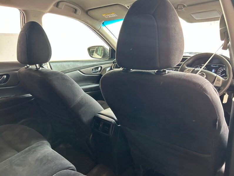 Nissan X-Trail 2.5 SE