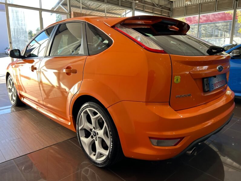 2010 Ford Focus 2.5 ST 5-dr
