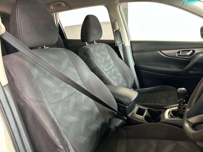 Nissan X-Trail 2.5 SE