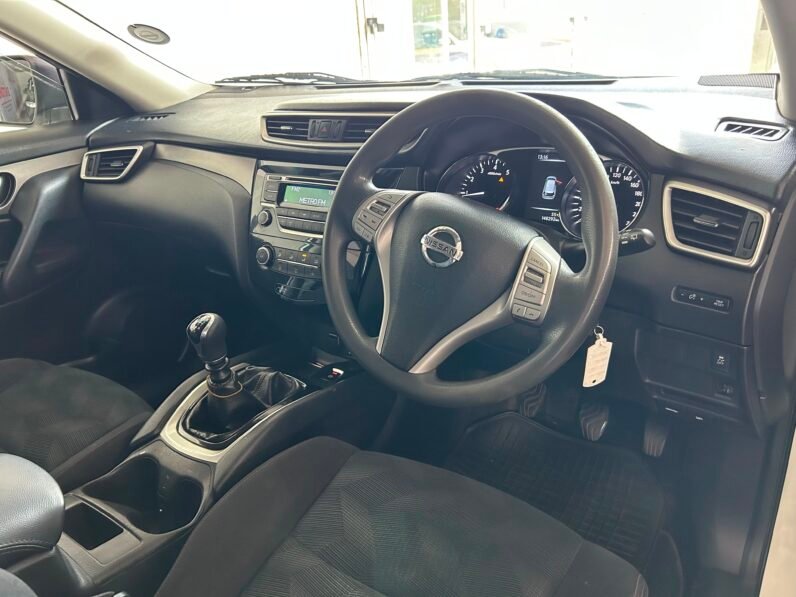 Nissan X-Trail 2.5 SE
