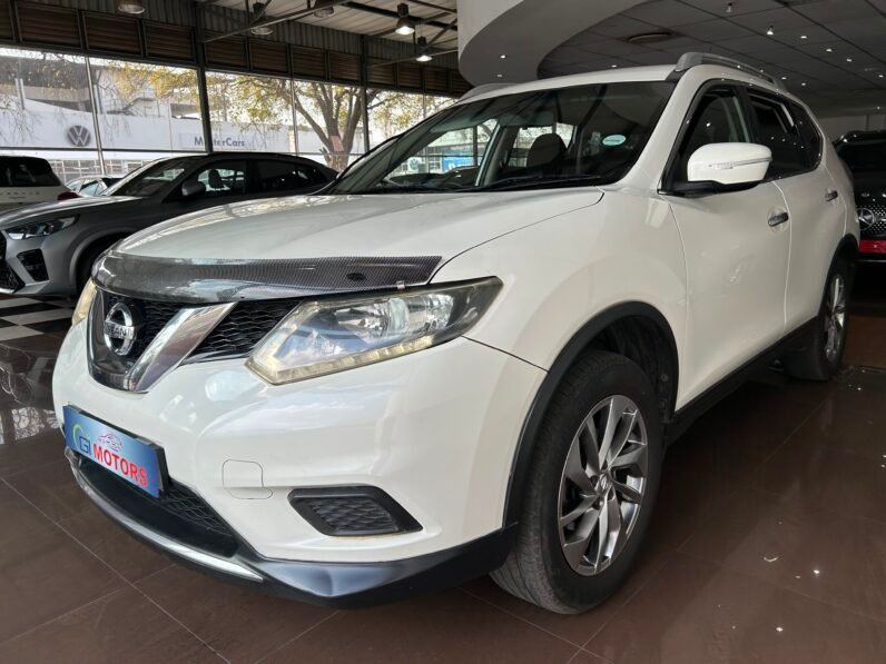 Nissan X-Trail 2.5 SE