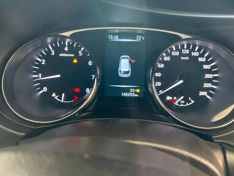 Nissan X-Trail 2.5 SE