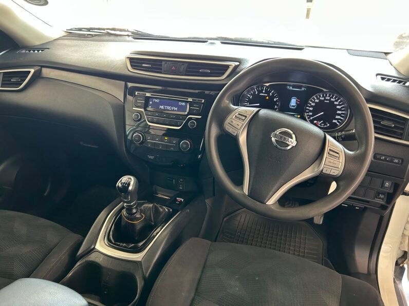 Nissan X-Trail 2.5 SE