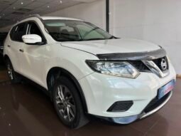 Nissan X-Trail 2.5 SE