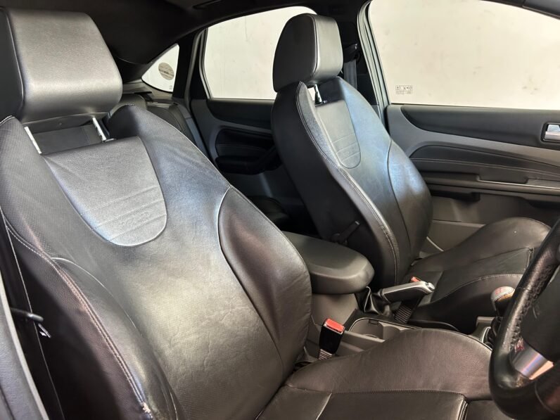 2010 Ford Focus 2.5 ST 5-dr