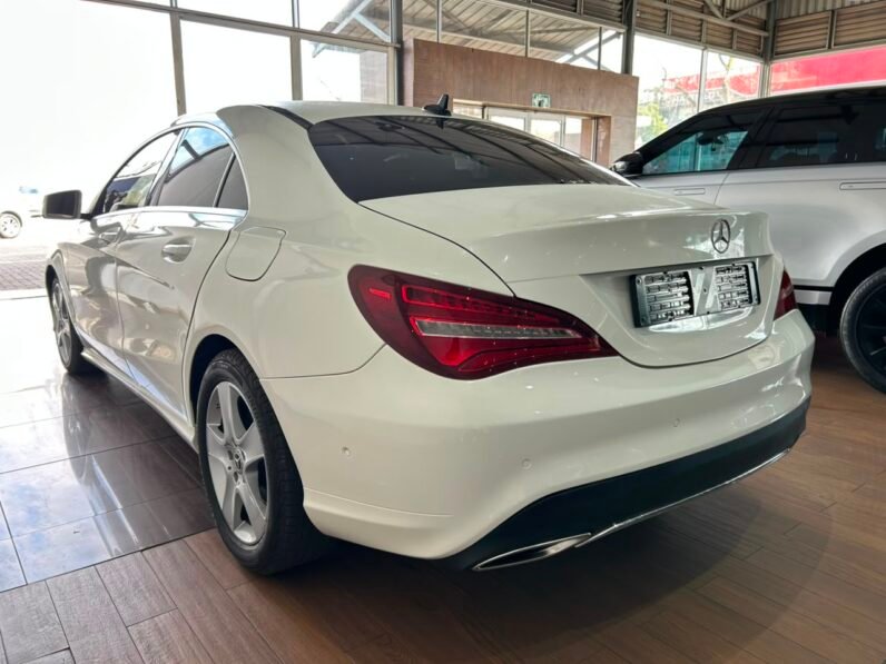 MERCEDES BENZ CLA 220D