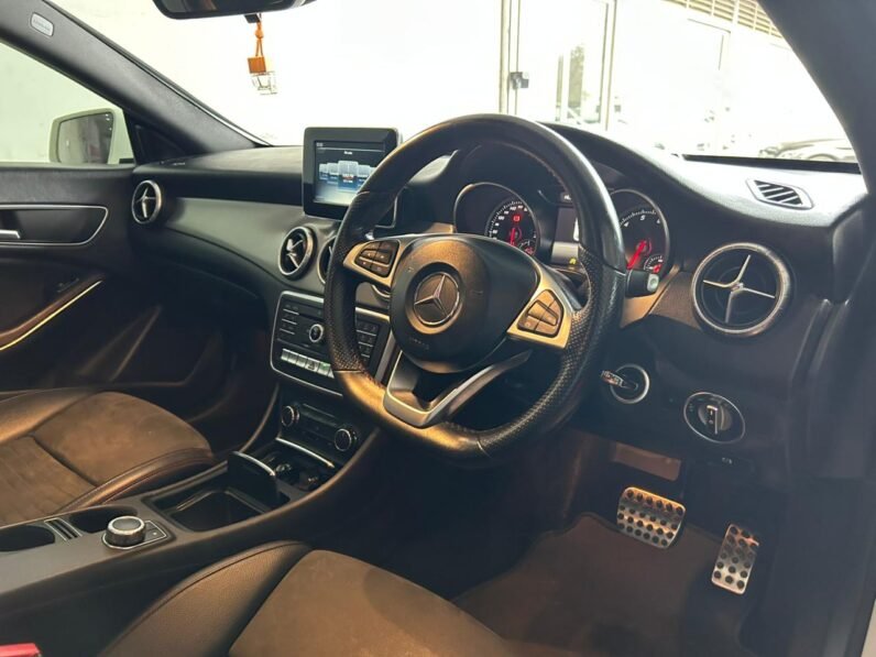 Mercedes-Benz CLA 200 Auto