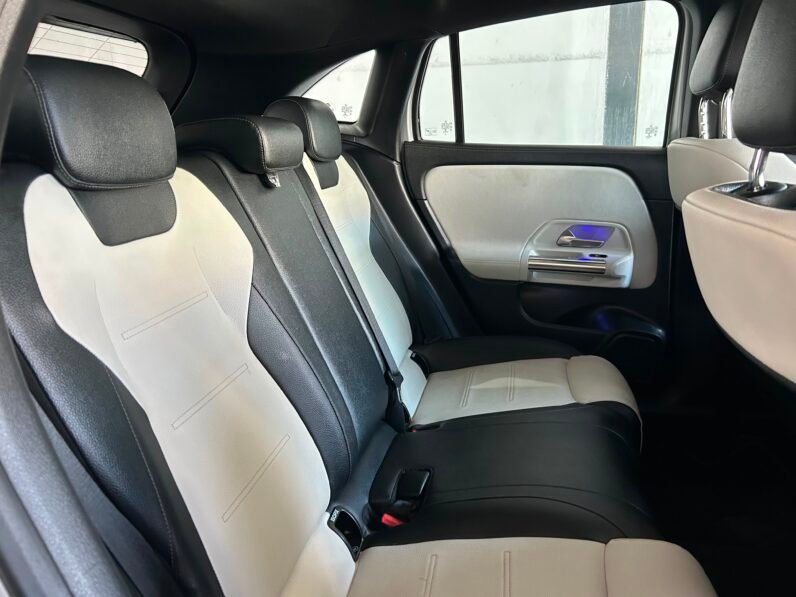 2021 Mercedes-Benz GLA 200d Auto