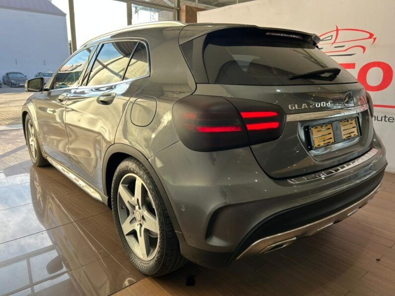 Mercedes-Benz GLA 200d Auto