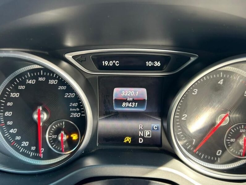 Mercedes-Benz GLA 200d Auto
