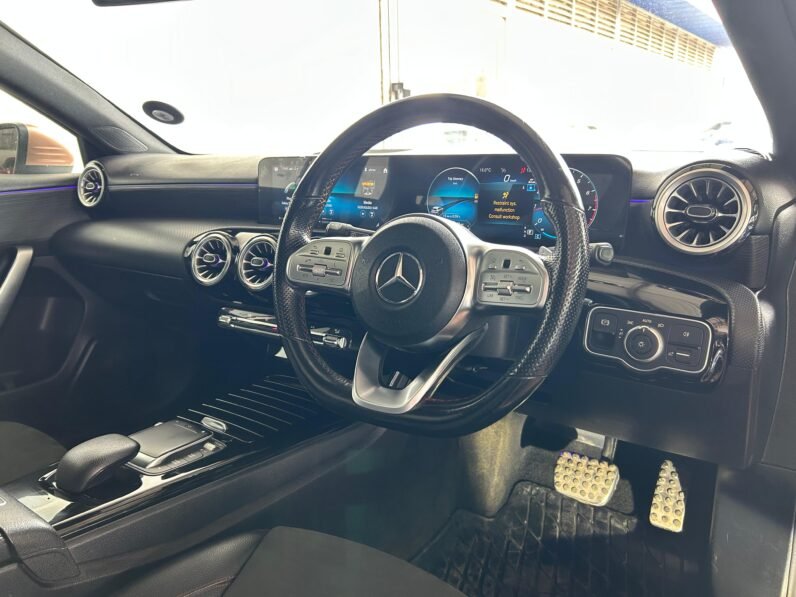 MERCEDES BENZ A200