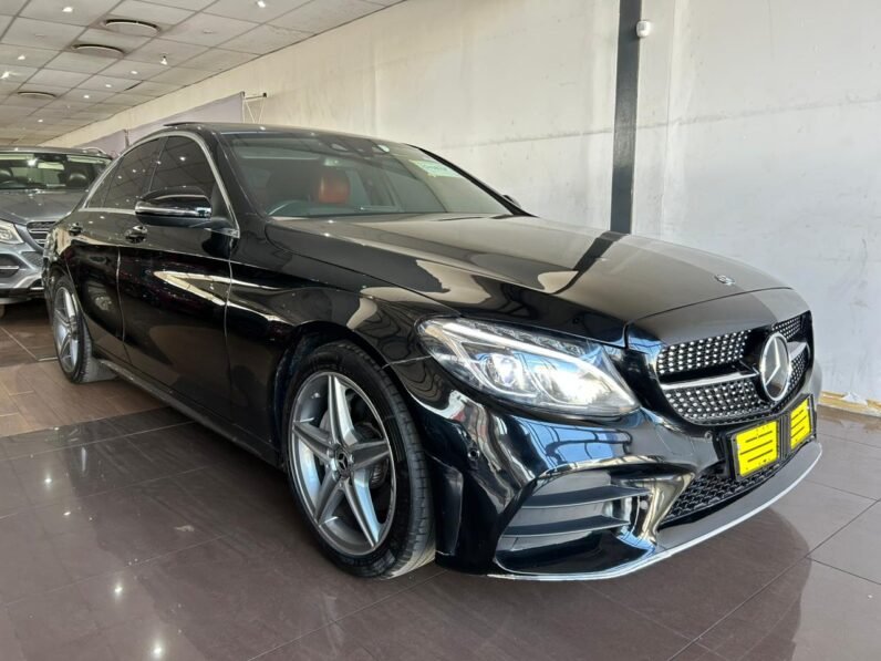 MERCEDES BENZ C180