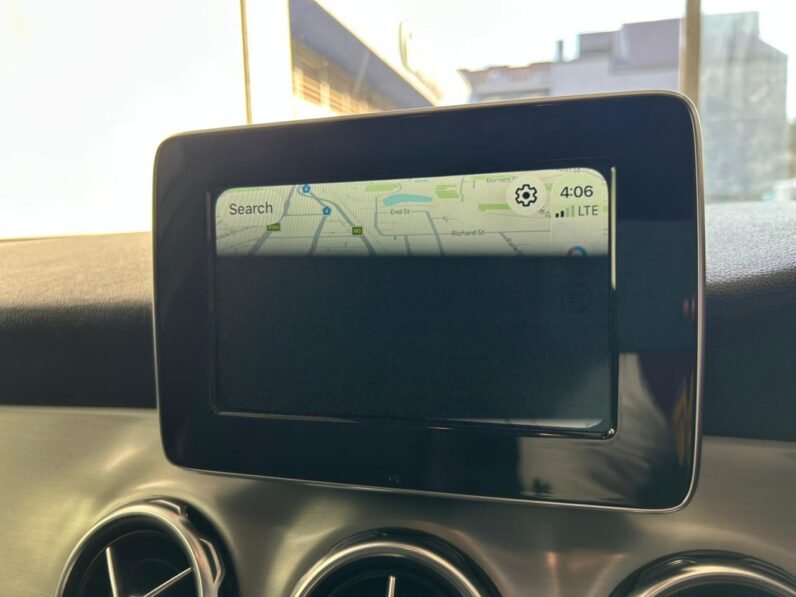 Mercedes-Benz GLA 200d Auto