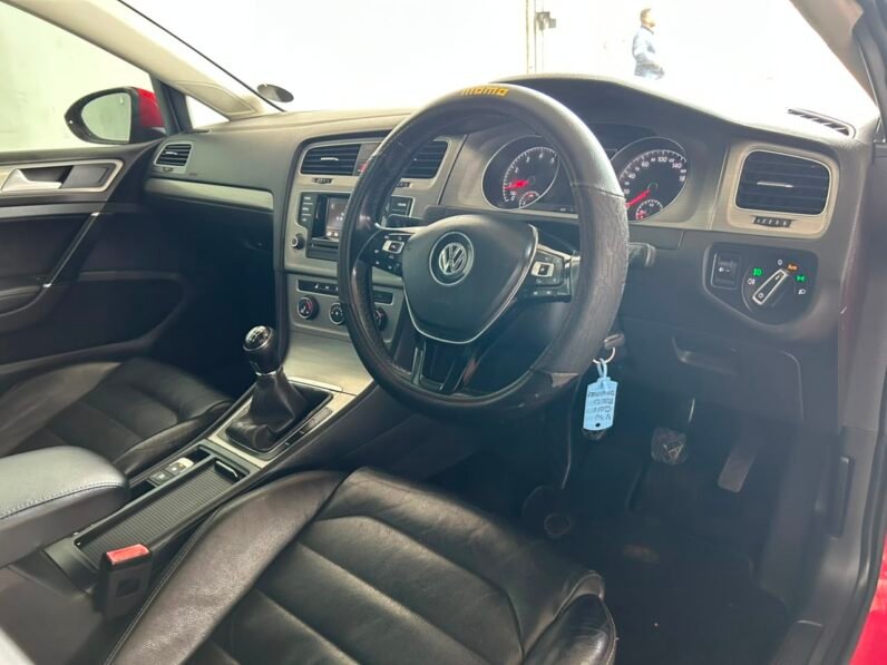 VOLKSWAGEN GOLF 7 TSI COMFORTLINE