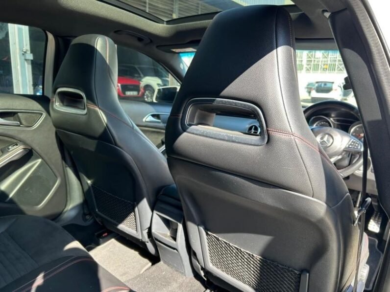 Mercedes-Benz GLA 200d Auto