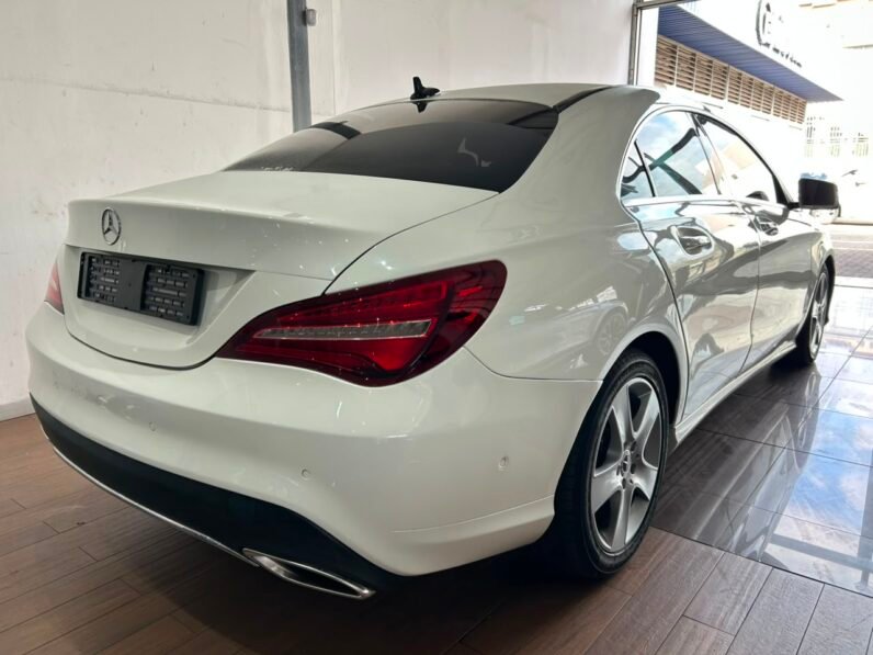 MERCEDES BENZ CLA 220D