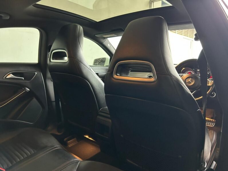 Mercedes-Benz CLA 200 Auto