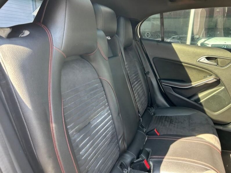 Mercedes-Benz GLA 200d Auto