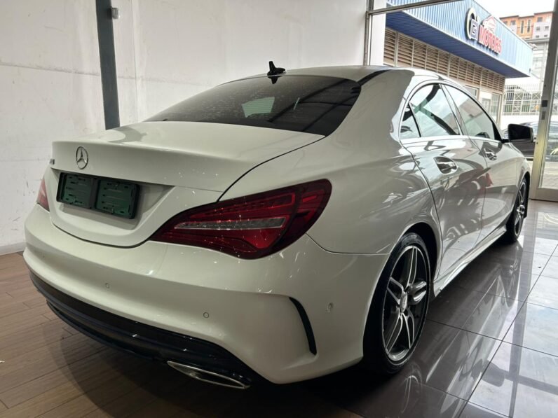Mercedes-Benz CLA 200 Auto