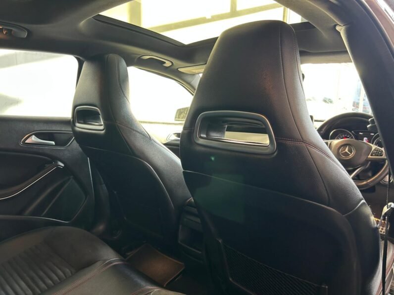 Mercedes-Benz GLA 200d Auto