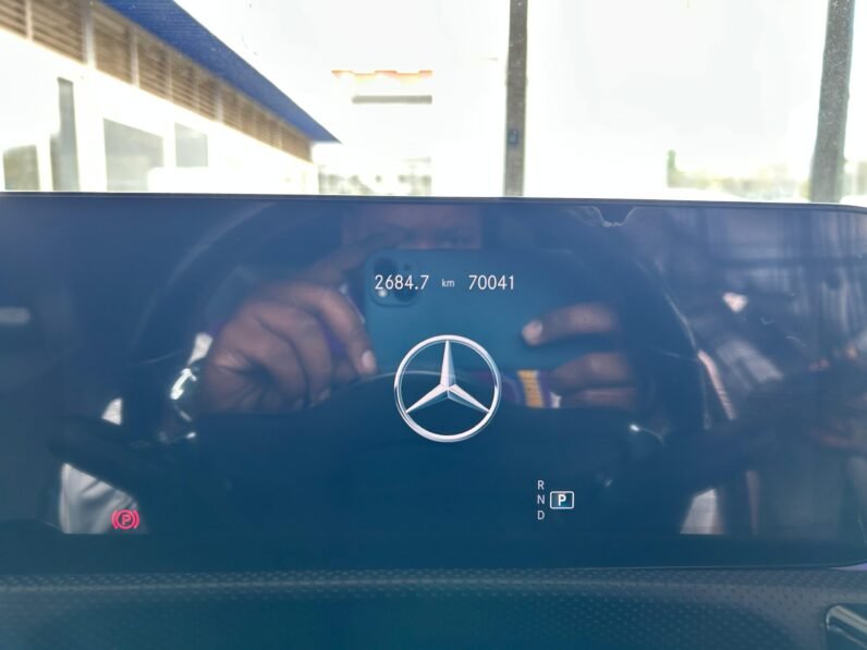MERCEDES BENZ A200