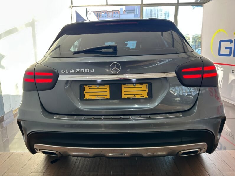 Mercedes-Benz GLA 200d Auto