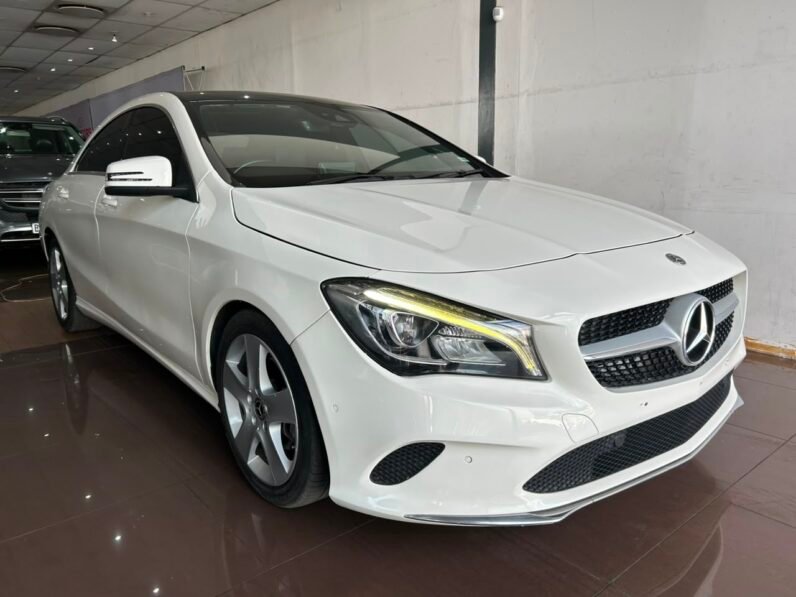 MERCEDES BENZ CLA 220D
