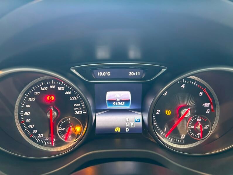 MERCEDES BENZ CLA 220D