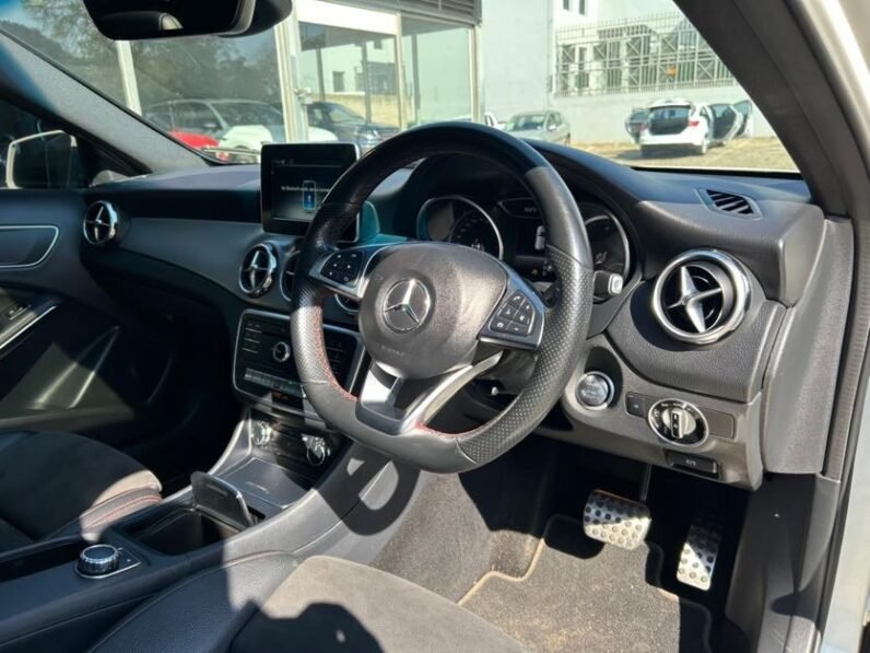 Mercedes-Benz GLA 200d Auto