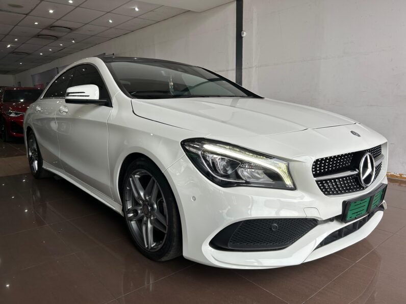 Mercedes-Benz CLA 200 Auto